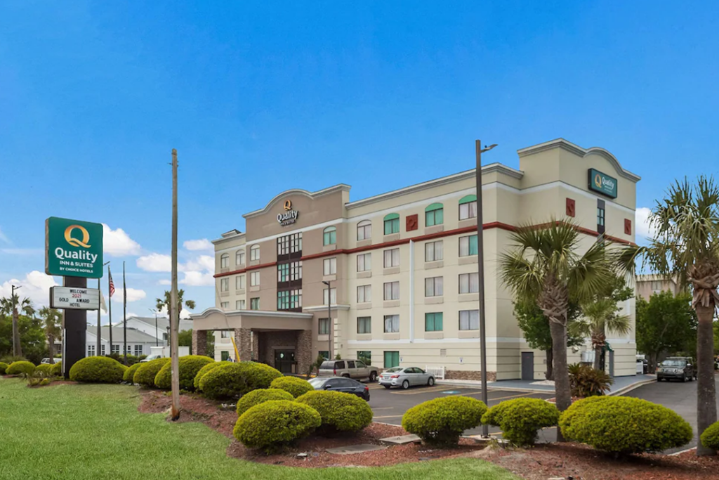Front entrance of the Quality Inn & Suites North Myrtle Beach